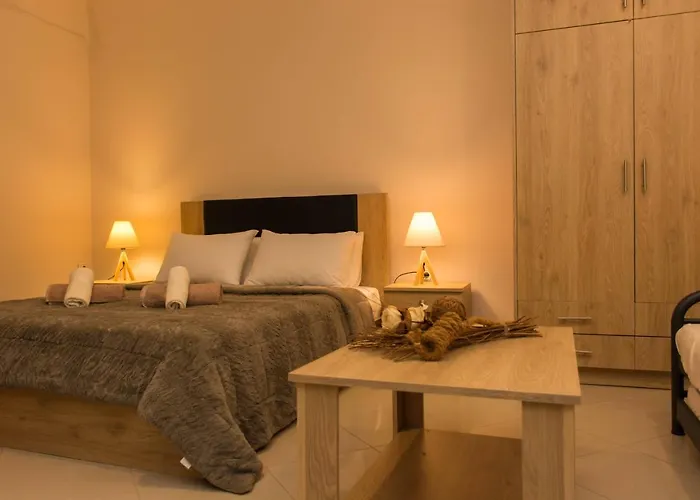 Central Luxury Studio