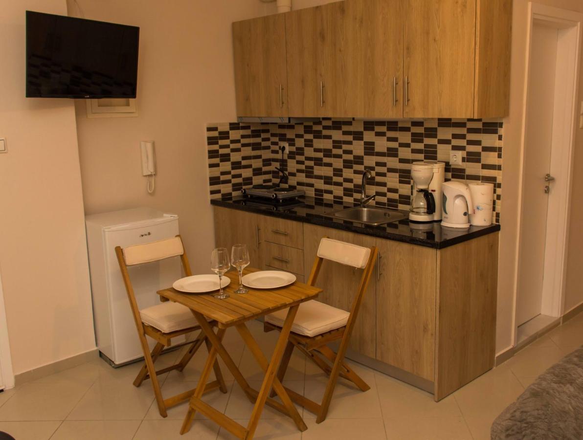 Luxury Apartment *